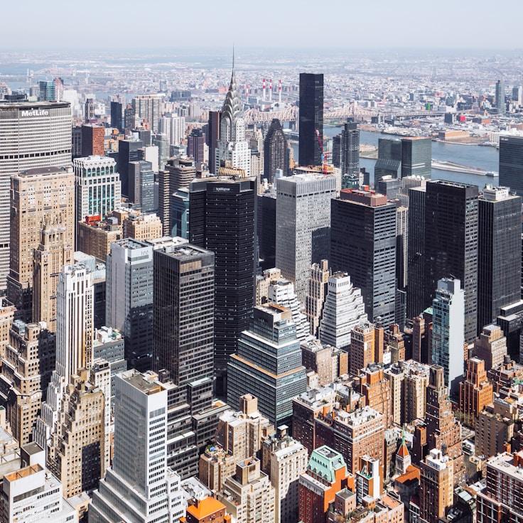 Parents evaluating schools in Italy